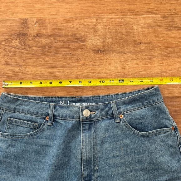 Lot Of 2 No Boundaries Juniors High Rise Mom Jeans Size 13 | 27" Inseam NWT - Picture 5 of 16